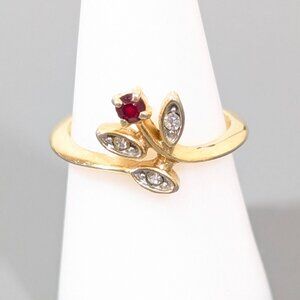 Vintage Avon Spray Ring Gold Tone Faux Ruby Birthstone Size 7.75